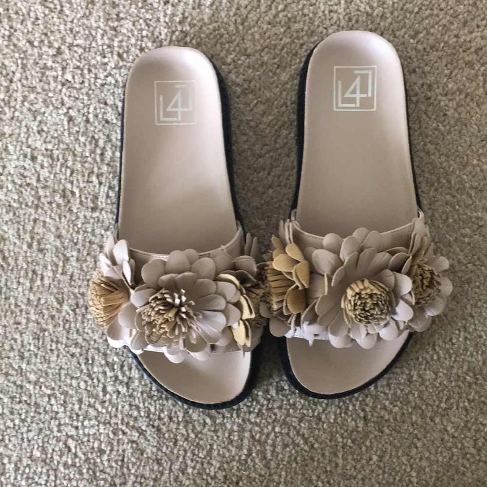 L4L Kimchi floral accent slide sandal; size 7